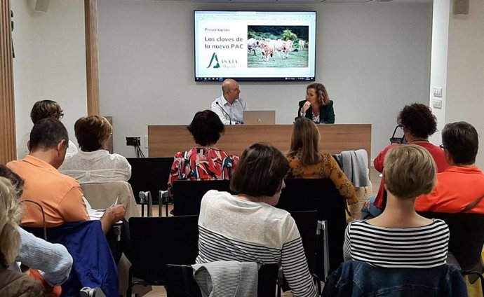 La delegada del Gobierno pone en valor la nueva PAC que impulsará "cambios profundos pero graduales"