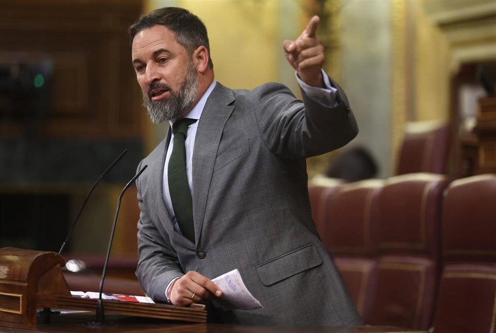 El líder de Vox, Santiago Abascal, interviene durante la sesión plenaria en el Congreso de los Diputados, a 13 de octubre de 2022, en Madrid (España).