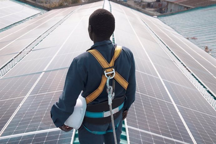 FRV-X invierte 10 millones en el proveedor de energía solar ecoligo