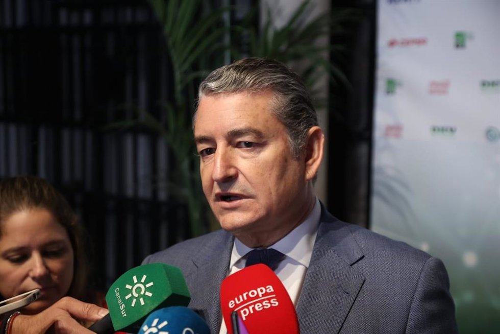 El consejero de la Presidencia, Antonio Sanz, este lunes en declaraciones a los medios.