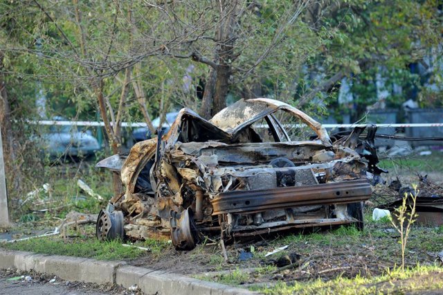 Un vehículo destruido por las fuerzas rusas en Zaporiyia