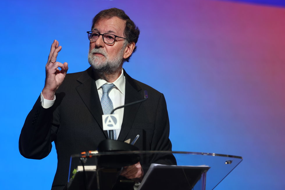 El expresidente del Gobierno Mariano Rajoy participa en la mesa Política para adultos. La democracia liberal y los populismos, en la Casa América, a 17 de octubre de 2022, en Madrid (España). 