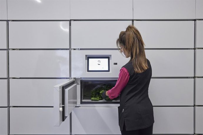 Las taquillas en el mercado del Segundo Ensanche.