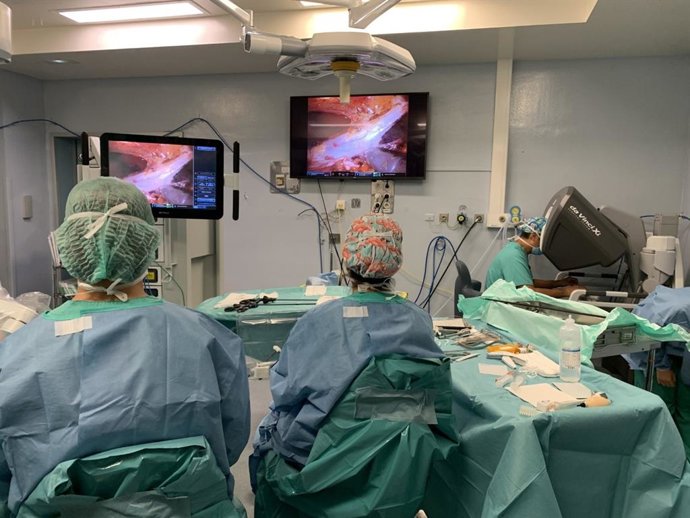 El Hospital Universitario Arnau de Vilanova de Lleida cuenta con dos robots Da Vinci.