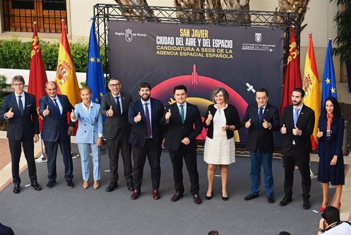 El presidente de la Comunidad, Fernando López Miran, presenta la candidatura de San Javier  para acoger la Agencia Espacial Española