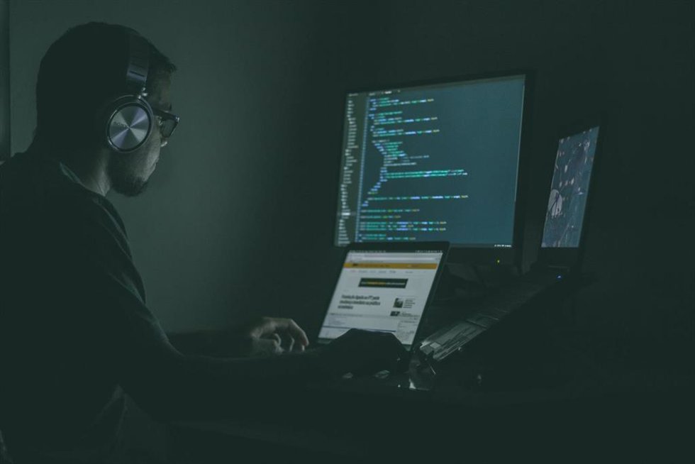 Archivo - Portaltic.-Alertan sobre la difusión de 'ransomware' y criptomineros a través de entornos Linux