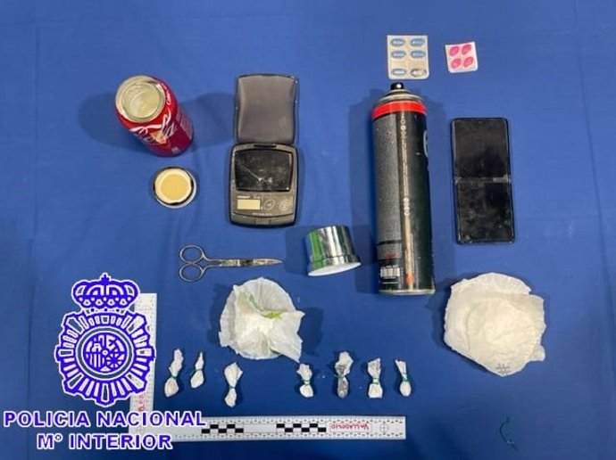 Material incautado en un bar de Villa del Prado.