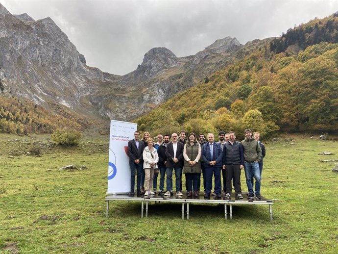 Presentación del proyecto piloto de conexión de tecnología satelital en la Artiga de Lin (Lleida)