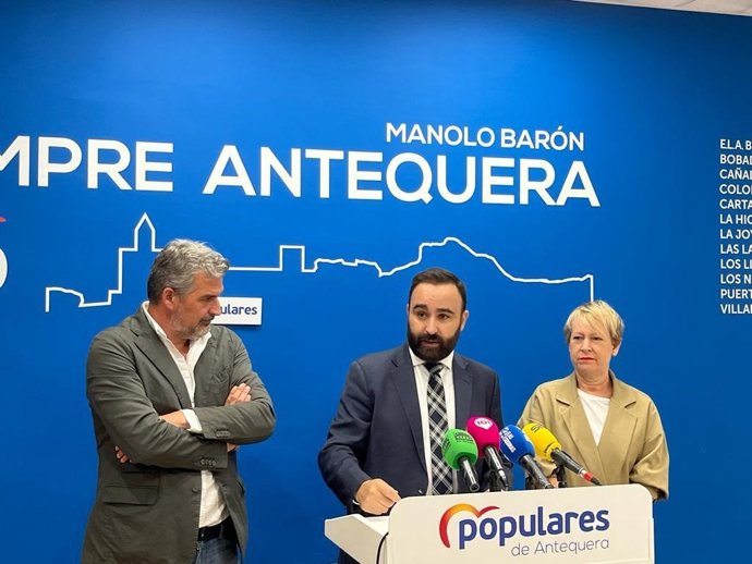 Mario Cortés, diputado nacional por el PP de Málaga, en rueda de prensa