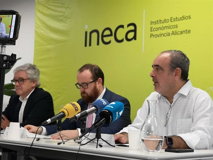 La economía de la provincia mejora sin el impulso suficiente para afrontar la próxima crisis, según Ineca