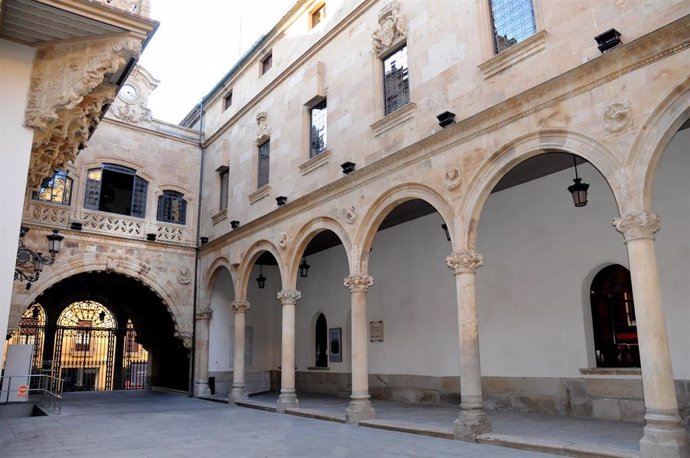 Archivo - Patio de la Salina, en la sede de la Diputación de Salamanca.