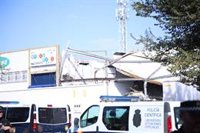 La Policía Nacional de Sevilla investiga las causas del derrumbe del techo de una nave saldado con un fallecido