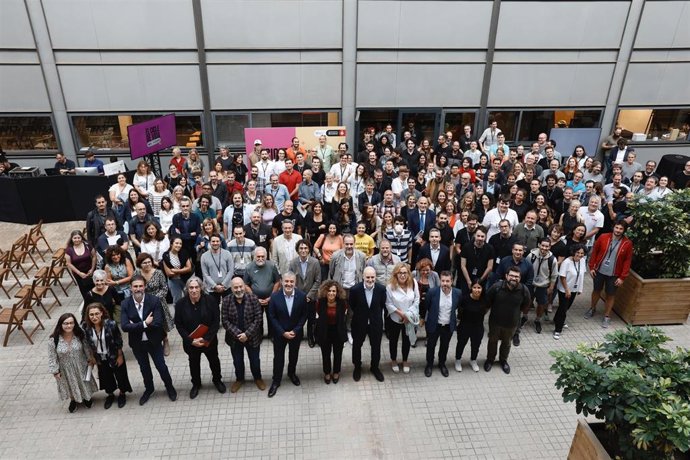 Barcelona Activa forma a más de 60.000 personas en competencias digitales entre 2019 y 2022.