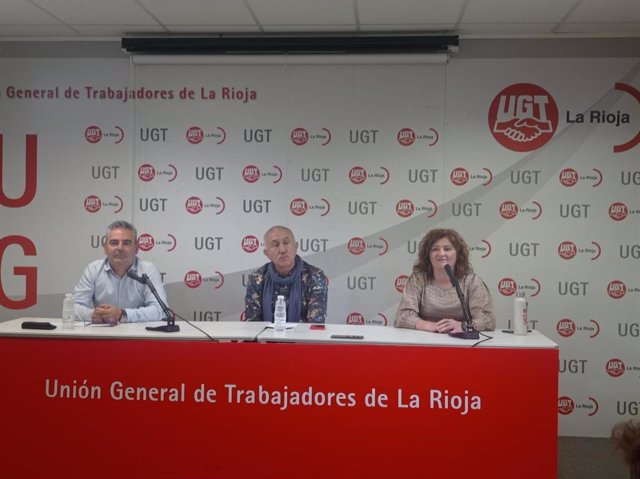 El secretario general de UGT, Pepe Álvarez, durante una rueda de prensa en Logroño