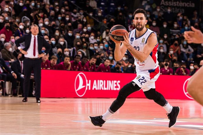 Archivo - El base serbio Vasilije Micic durante un partido del Anadolu Efes en la Euroliga