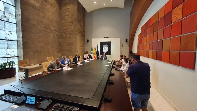 Reunión extraordinaria en la que el Consejo de Gobierno de la Junta de Extremadura ha aprobado el texto de los Presupuestos regionales para 2023
