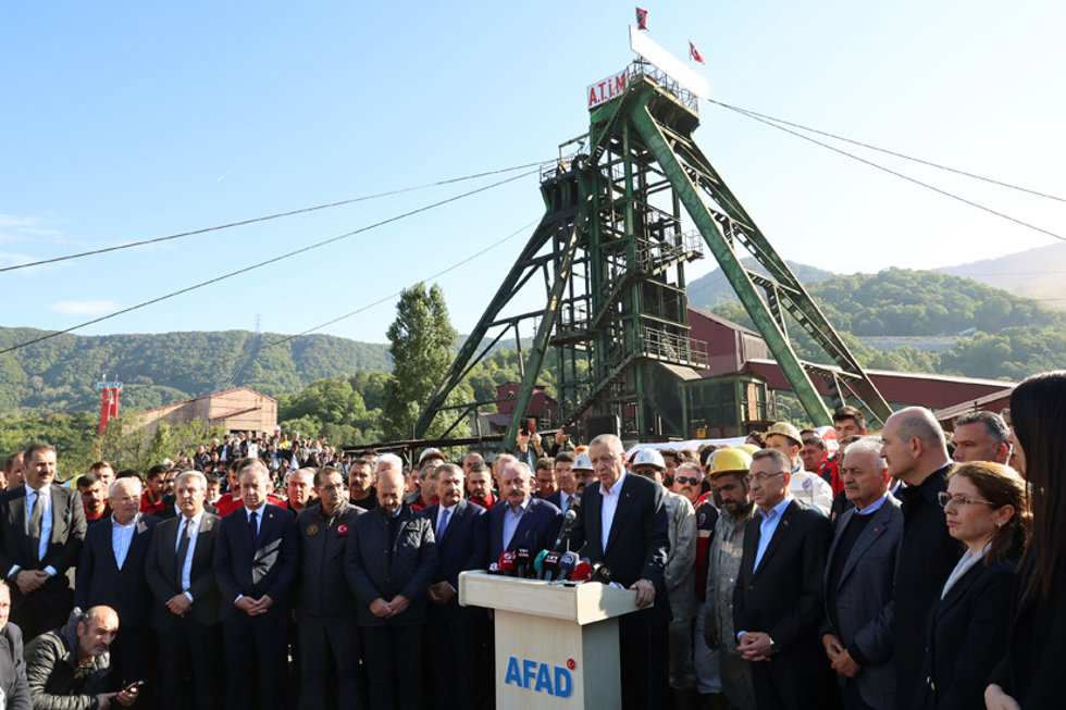 El presidente de Turquía, Recep Tayyip Erdogan, durante una conferencia de prensa en Amasra después de una explosión en una mina de carbón