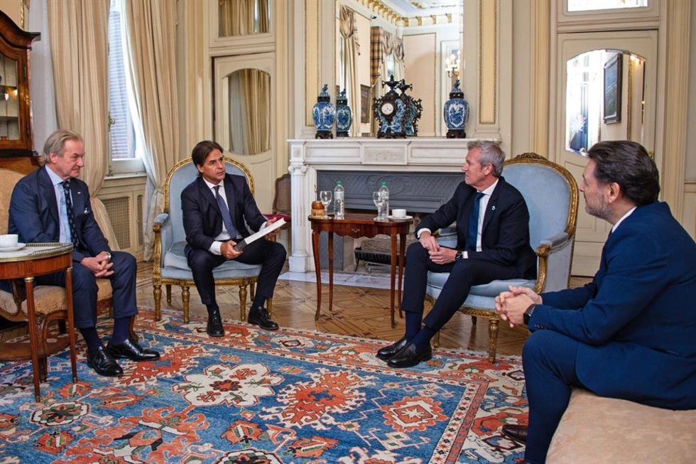 Los presidentes de Galicia y Uruguay mantienen un encuentro en Montevideo.