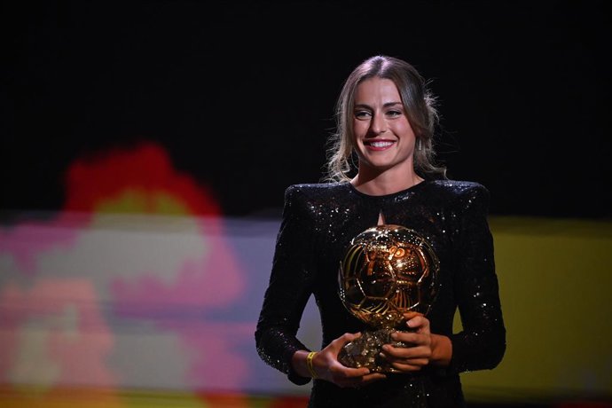 Archivo - Alexia Putellas amb la seva primera Pilota d'Or