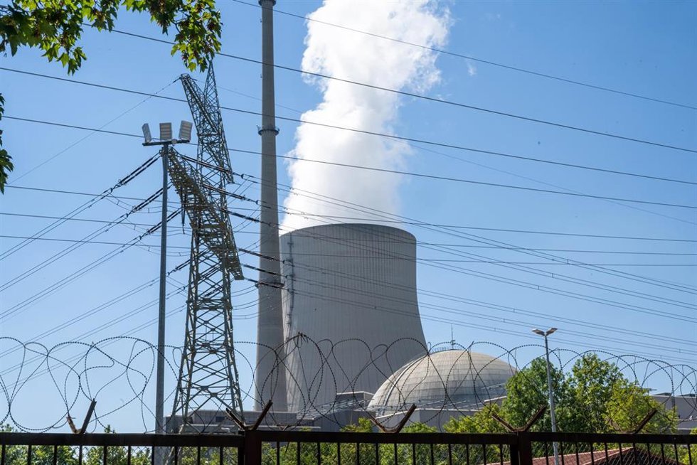 Archivo - Imagen de archivo de una central nuclear en Baviera, Alemania