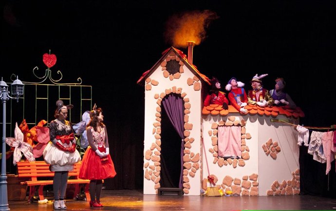 Archivo - Imagen del montaje de 'La Ratita presumida'