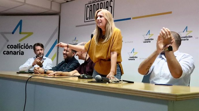 Rosa Dávila interviene en la asamblea del Comité Local de CC de Santa Cruz de Tenerife