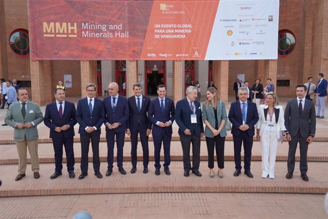 El presidente de la Junta, Juanma Moreno, asiste a la inauguración de la cuarta edición del Salón Internacional de la Minería en Sevilla.