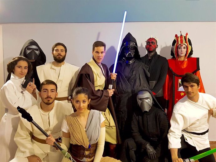 Estudiantes disfrazados de personajes de Star Wars