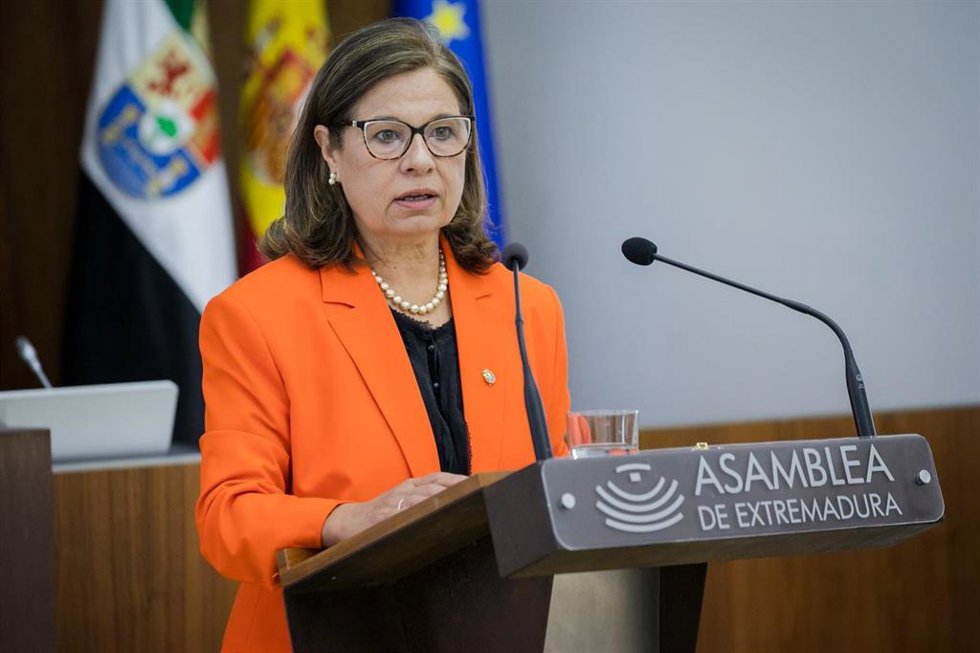 La vicepresidenta y consejera de Hacienda, Pilar Blanco Morales, en la presentación de los Presupuestos en la Asamblea.