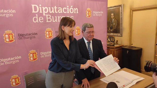 La portavoz provincial de Cs, Laura Puente, y el presidente de la Diputación de Burgos, César Rico.