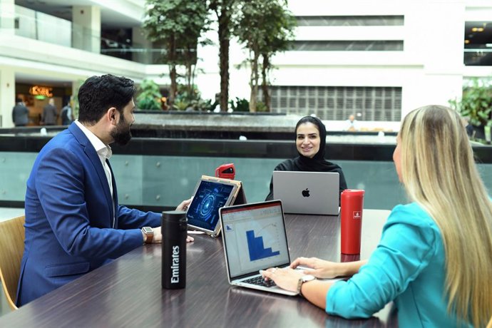 Emirates Group Contratará A 800 Expertos En Tecnología En Los Próximos Meses