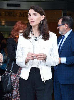 La ministra de Justicia, Pilar Llop, a su salida del acto de entrega de condecoraciones de la Orden de San Raimundo de Peñafort a jueces y fiscales, en la Fábrica Nacional de Moneda y Timbre, a 10 de octubre de 2022, en Madrid (España). El solemne acto 