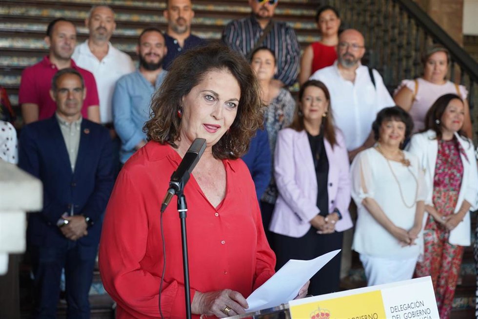 Archivo - La primera diputada transexual de España Carla Antonelli, en el acto de lectura de la declaración institucional con motivo del Día Nacional del Orgullo LGTB a 28 de junio del 2022 en Sevilla (Andalucía, España)
