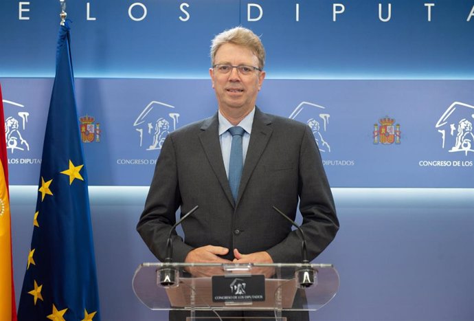 El portavoz del PDeCAT en el Congreso, Ferrán Bel, en una rueda de prensa