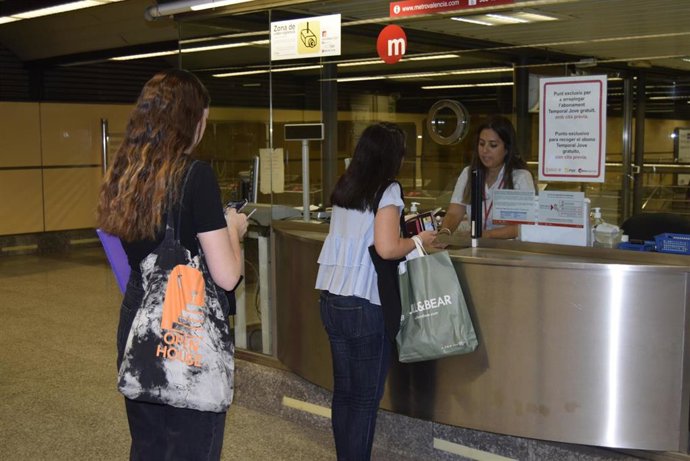 La Generalitat distribuye el Abono Temporal Joven Gratuito entre los menores de 30 años que han solicitado cita previa