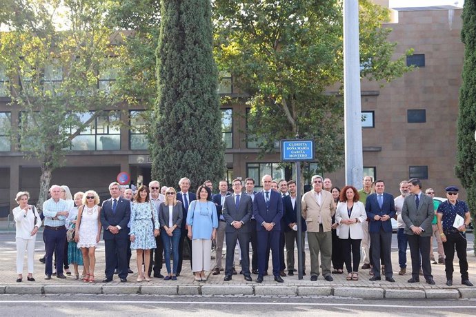 Nota De Prensa Y Fotos Glorieta Doña María García Montero