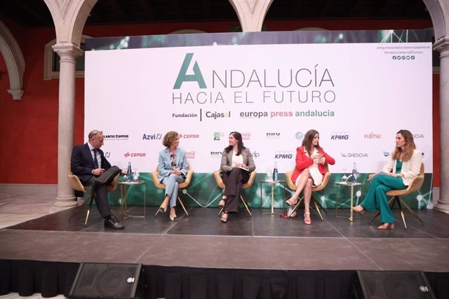 Mesa redonda "Economía,sostenibilidad e innovación" en el foro 'Andalucía, hacia el futuro', de Europa Press.