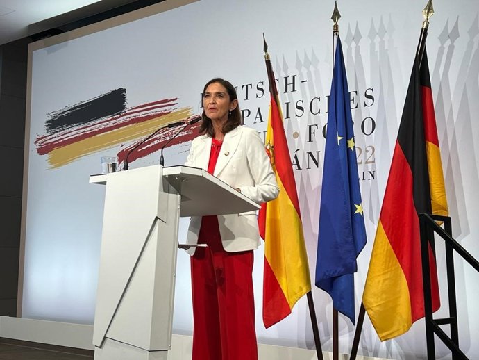 Archivo - La ministra de Industria, Comercio y Turismo, Reyes Maroto, durante el X Foro hispano-alemán