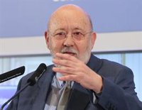 El PSOE elogia el "prestigio" de Tezanos y ve sus críticas a Feijóo como un "ejercicio de su libertad"