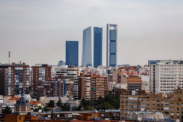 Vista de las Cuatro Torres Business Area desde el Faro de Moncloa, a 19 de septiembre de 2022, en Madrid, (España). 