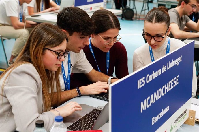 Archivo - Imagen de participantes en el Young Business Talents.