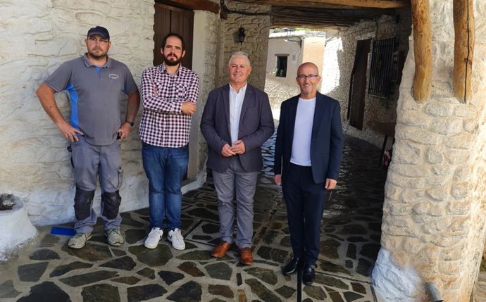 Visita de la Diputación a Pampaneira