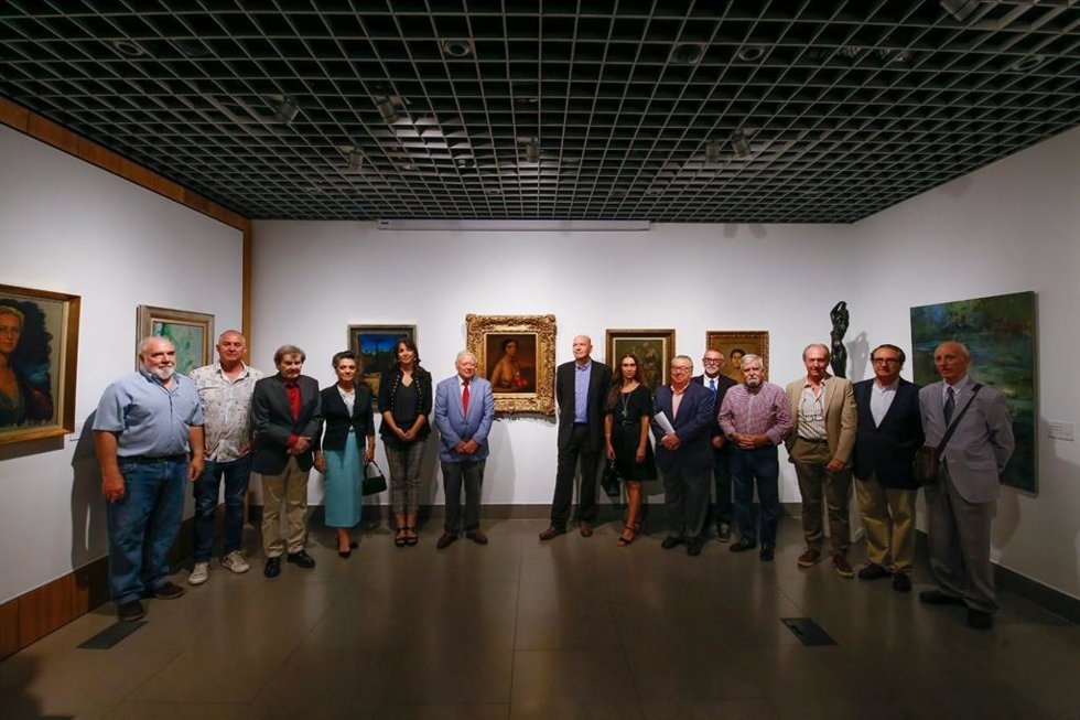 Inauguración en la Fundación Cajasol de la la exposición 'Figuras y formas. Artistas de la Real Academia en la conmemoración de un Boletín centenario (1922-2022)'.