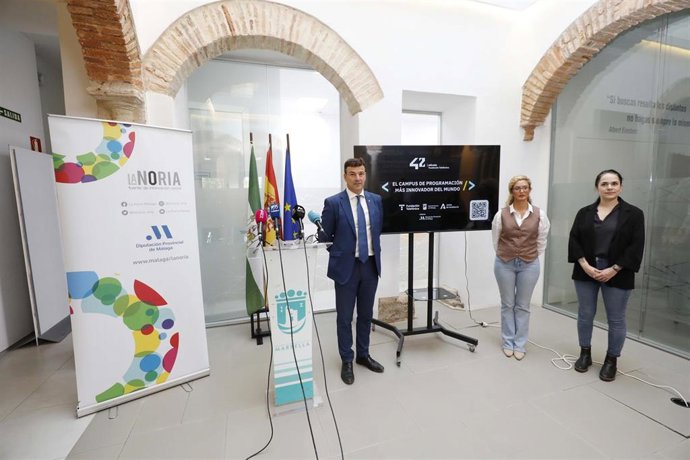La Diputación de Málaga informa en Marbella sobre las oportunidades formativas del campus de programación 42 Málaga.