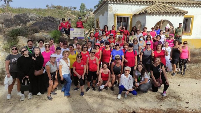 Diputación visibiliza a la mujer rural y reúne a más de un centenar en los Montes de Propios de Jerez
