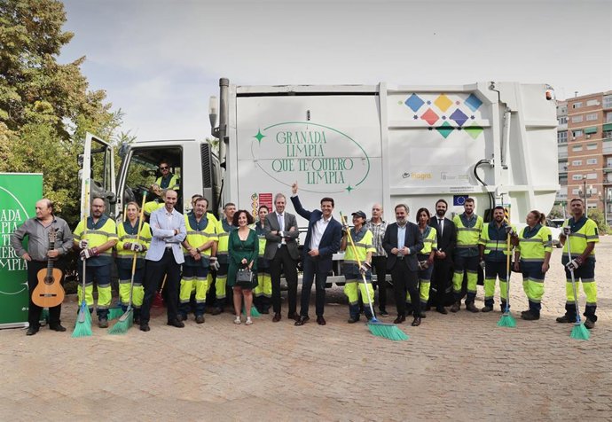 Presentación de una campaña de Inagra para fomentar los buenos hábitos en limpieza en la ciudad