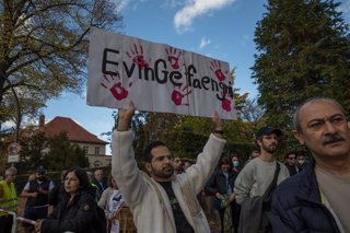 Una manifestación en Alemania en contra de la represión de la prisión de Evin el 15 de octubre