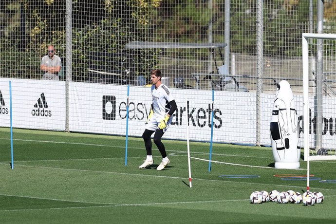 Archivo - Thibaut Courtois durante un entrenamiento del Real Madrid