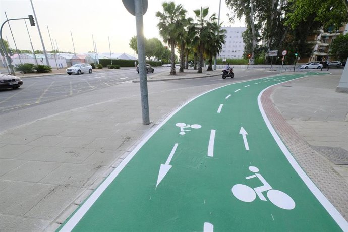 Archivo - Carril bici en Sevilla