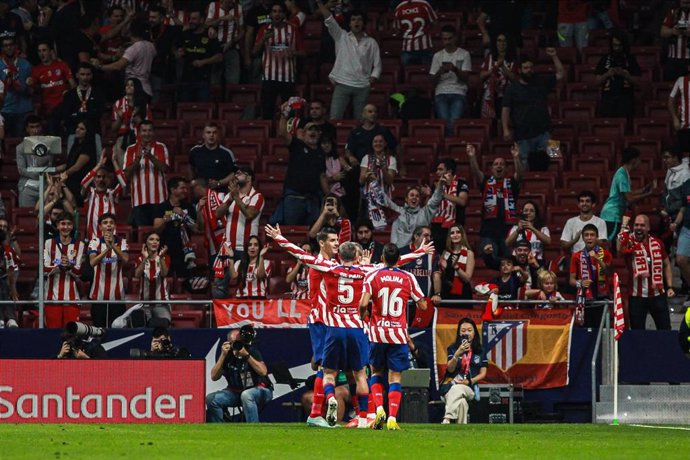 Los jugadores del Atlético de Madrid celebran el gol de Álvaro Morata ante el Rayo Vallecano